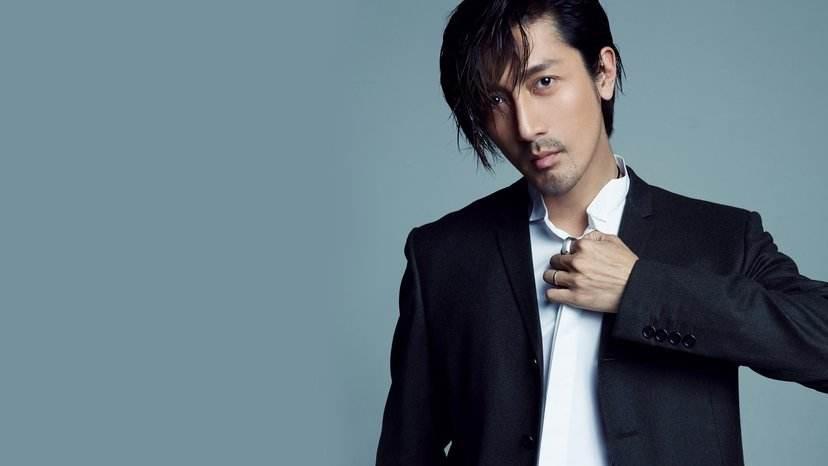 打造魅力男性風格，明星大叔的男士時尚指南