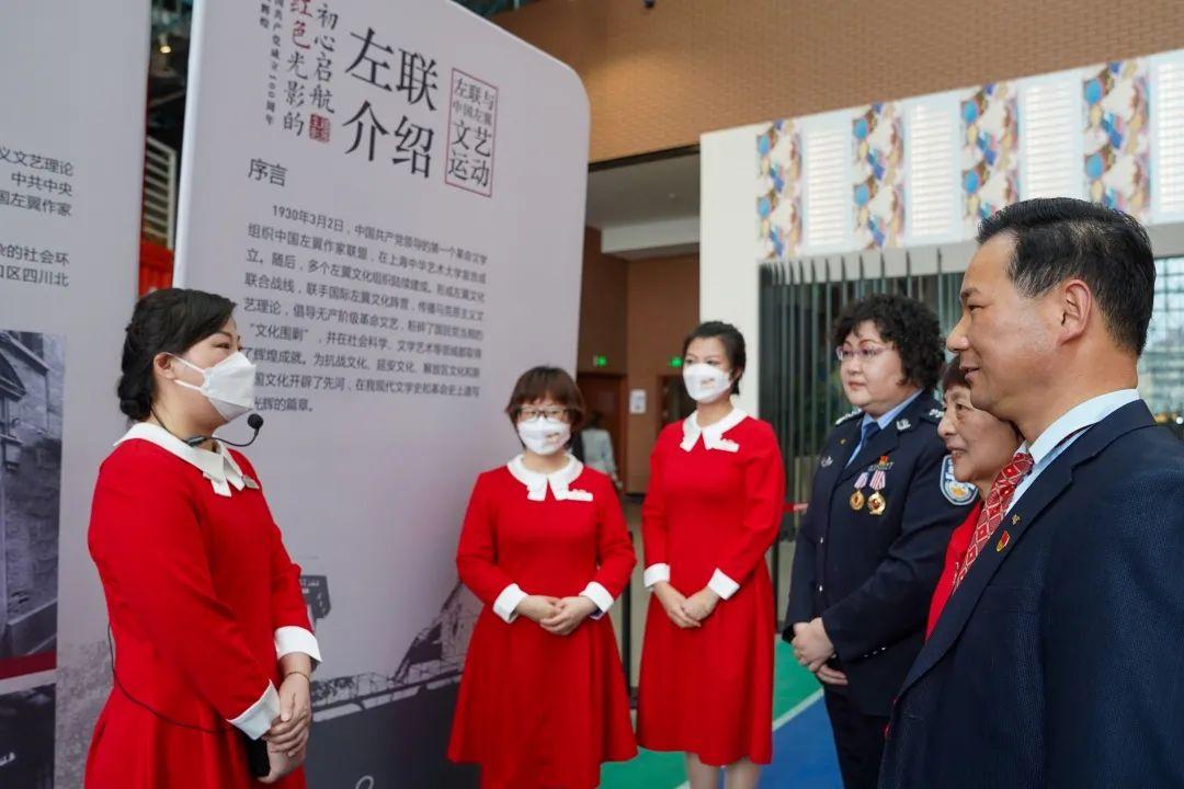 左翼電影，掀起革命浪潮，展現(xiàn)高科技魅力
